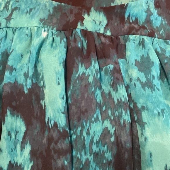 Vince Camuto Long Sleeve Blouse Pleated Front Blue Green L - Picture 8 of 8